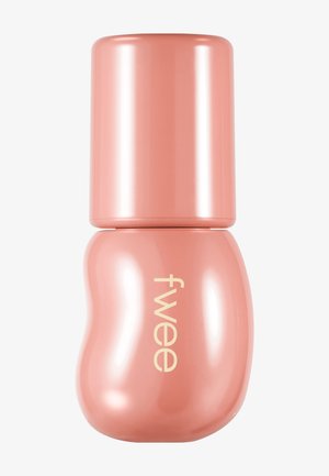 Bouteille de vernis à ongles rose brillant avec une forme arrondie et ergonomique et le nom de la marque "fwee" imprimé verticalement en police claire.