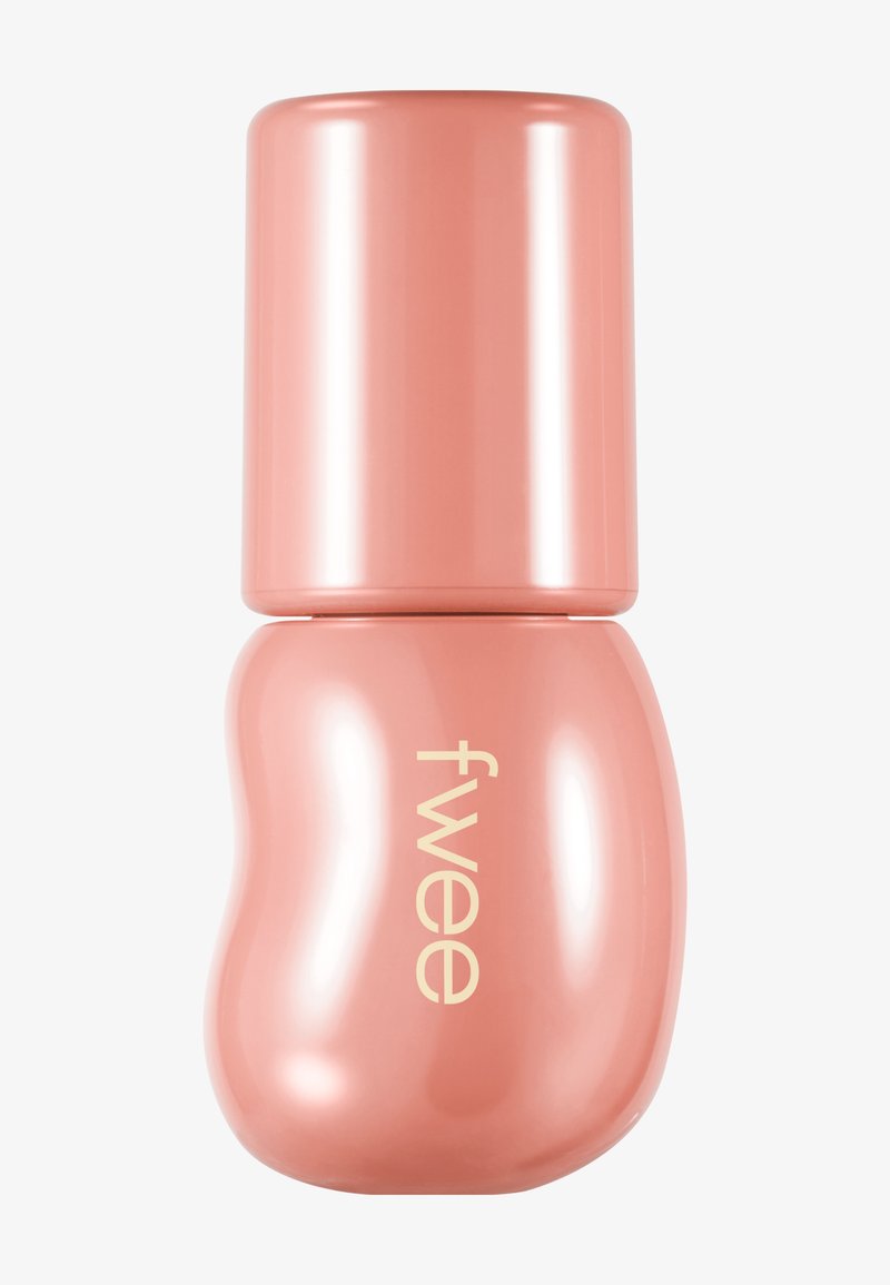 Bouteille de vernis à ongles rose brillant avec une forme arrondie et ergonomique et le nom de la marque "fwee" imprimé verticalement en police claire.