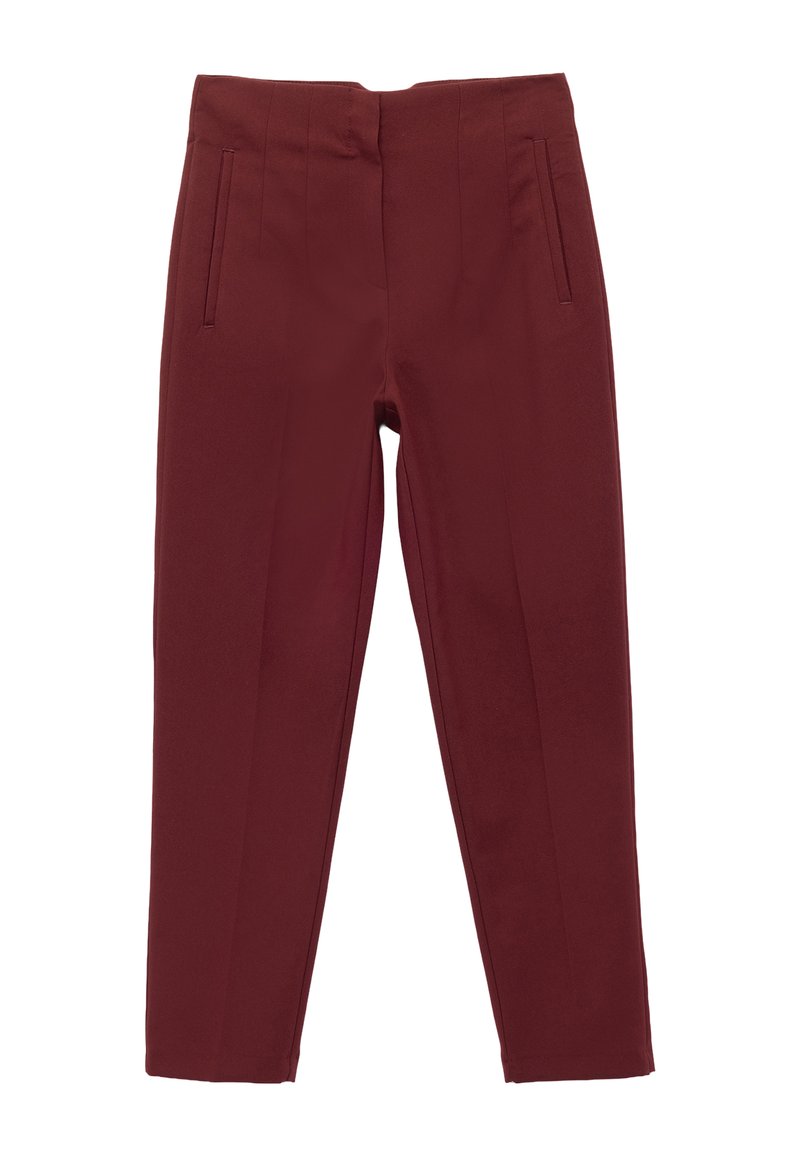 Pantalones burdeos de tejido suave, con un diseño a medida, corte ajustado, dos bolsillos frontales y detalles de pliegue sutiles.