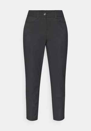 Μαύρο παντελόνι με εφαρμοστή γραμμή, διαθέτει κούμπωμα με κουμπί, δύο μπροστινές τσέπες και λεία, υφασμένη υφή. Ραμμένο σε μήκος μέχρι τον αστράγαλο.