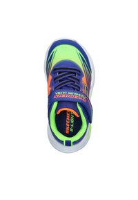 Sneakers Skechers con tomaia in mesh blu, verde e arancione, dotate di cinturino e lacci, suola leggera e dettagli luminosi.
