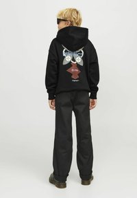 Jack & Jones Junior GEDRUCKT MINI - Felpa con cappuccio - black