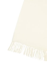 Sciarpa crema con frange realizzata in tessuto morbido, caratterizzata da una superficie liscia e una forma rettangolare, progettata per calore e versatilità.