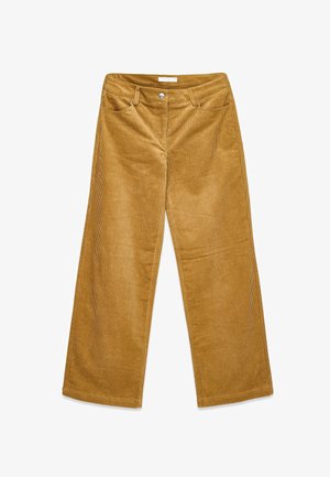 Pantalones de pana color mostaza de pierna ancha con bolsillos delanteros, trabillas para cinturón y cierre de botón.