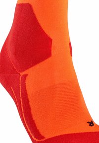 FALKE ADVANCED - Sportsocken - flash orange