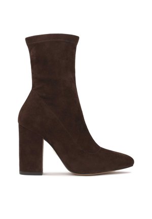 FLYNN - Højhælede støvletter - dark brown