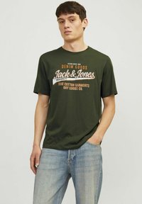 Jack & Jones LOGO RUNDHALS - Camiseta estampada - kombu green