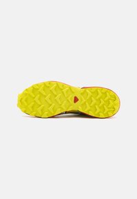 Salomon Sportstyle SPEEDCROSS 3 UNISEX - Sportcipő - sulphur spring/high risk red/black