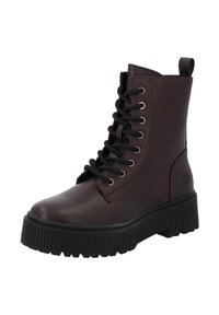 Botas de media caña con cordones en material sintético de color burdeos oscuro, con suela de goma negra gruesa, punta redonda y ojales de plata.