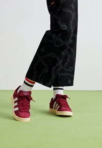 adidas Originals CAMPUS 00S W - Skatová obuv - shadow red/off white/preloved crimson