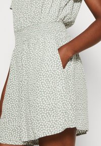 GAP Mono - olive