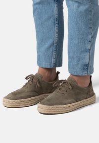 FRED MARTIN COLLECTION MYKONOS - Espadrillas - olive suede