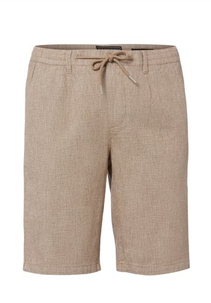 Beige linnen herenshort met trekkoord in de taille en riemlussen op een witte achtergrond.