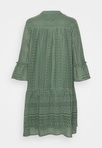 VMHONEY V NECK - Freizeitkleid - laurel wreath