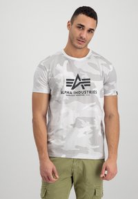 Alpha Industries - T CAMO - T-shirt print - white camo Miniatuurafbeelding 1