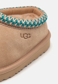 UGG TASMAN II UNISEX - Clogs - driftwood