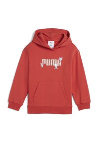 Crvena dukserica s kapuljačom od mekanog materijala, koja ima kenguru džep, rebraste manžete i kontrastni "PUMA" logo s crtaćem.