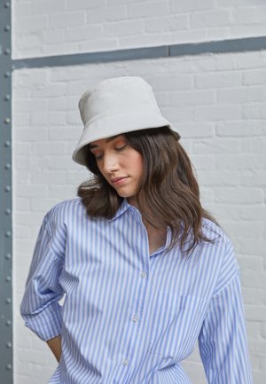 PCDOLA BUCKETHAT - Klobouk - bright white