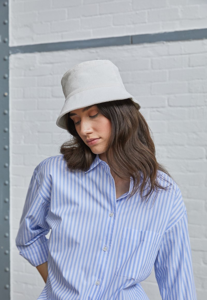 Pieces PCDOLA BUCKETHAT - Chapéu - bright white