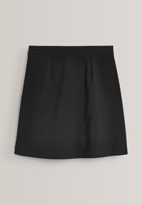 Svart plisserad minikjol i slätt tyg med en figurnära midjeresår och rena linjer. Enkel design utan synliga mönster eller detaljer.