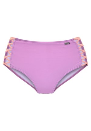 Hochgeschnittener Bikini-Unterteil aus leicht lila Nylon, mit gekreuzten pinken Seitenelementen und einer glatten, elastischen Textur.