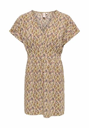 Robe à manches courtes avec col en V, taille élastique et motif en zigzag dans des tons beige, rose, noir et vert sur fond blanc.