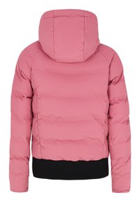 Rosa Pufferjacke mit Kapuze, gesteppte Textur, schwarzer Rippbund und langen Ärmeln. Glattes Material und lässiges Design.