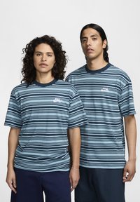 Nike SB TEE - Pamata T-krekls - denim turq