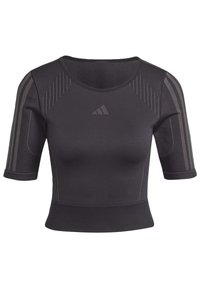 Bluză athletică cu mânecă scurtă de culoare gri închis, confecționată dintr-un material elastic, cu un design ajustat, având dungi verticale și un logo pe piept.