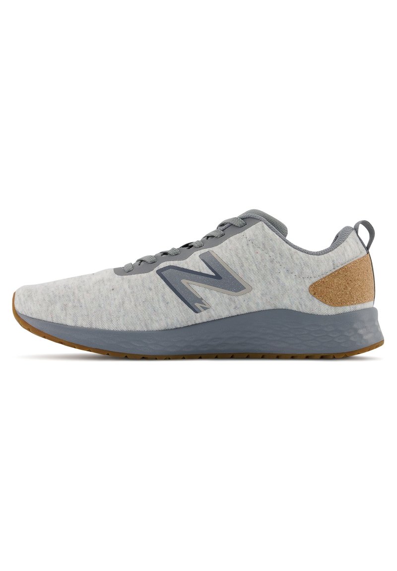 New Balance ARISHI V3 Trainers black Zalando.de