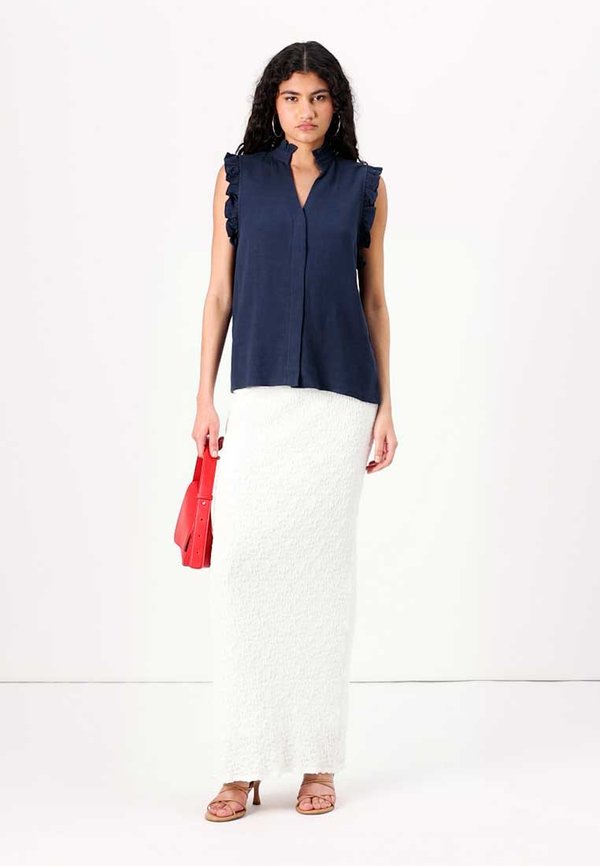 SLFVIVA SUN RUFFLE - Button-down blouse - dark sapphire3