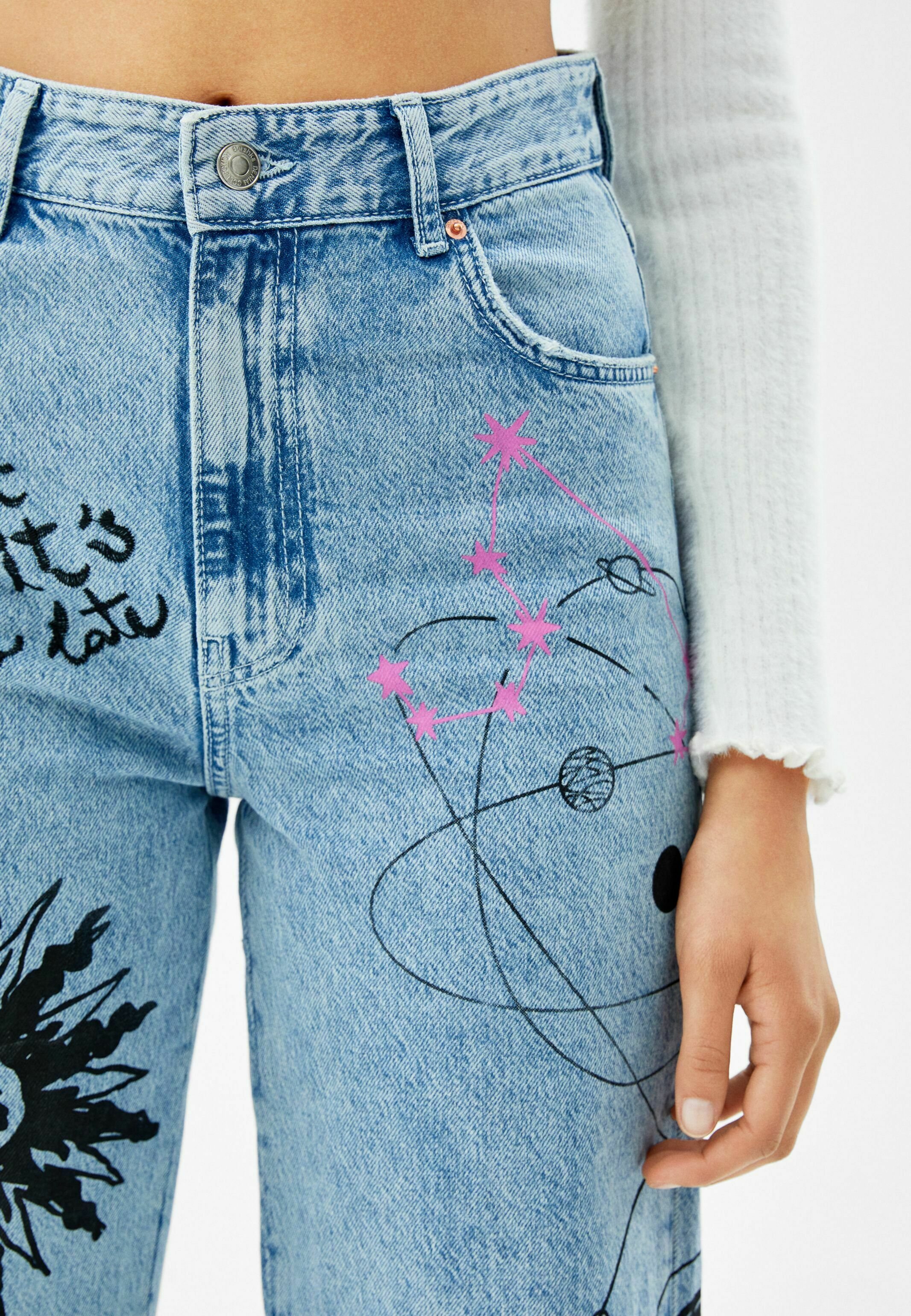 Bershka WITH EMBROIDERED ZODIAC PRINT 