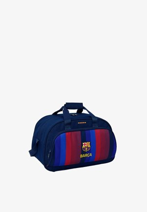 Torba sportowa w kolorze granatowym z czerwonymi i niebieskimi pionowymi paskami, logo Barcelona FC oraz tekstem "BARÇA" na przedniej kieszeni.