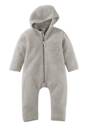 Hellgrauer Fleece-Babystrampler mit langen Ärmeln, angenähter Kapuze und Frontreißverschluss.