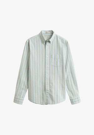 Camicia azzurro chiaro con maniche lunghe e sottili righe verticali bianche e beige, con taschino sul petto e colletto con bottoni.