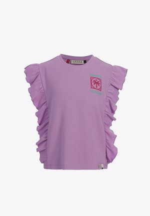 Lila geribd kort shirt met ruches aan de zijkant van de mouwen en een palmboomprint met de tekst "Vamos a la Playa" op de borst.