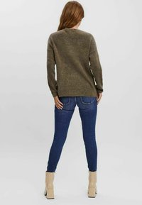 Vero Moda VMCREWLEFILE V-NECK  NOOS - Džemperis - caribou