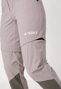 Adidas Terrex UTILITAS - Pantalons outdoor - preloved fig