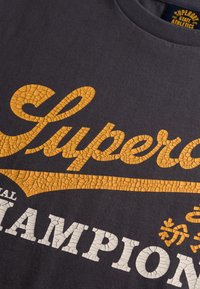 Superdry & Co - T-shirt z nadrukiem