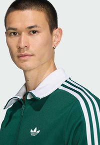 adidas Originals CLASSIC TT - Mikina so zipsom - collegiate green   white