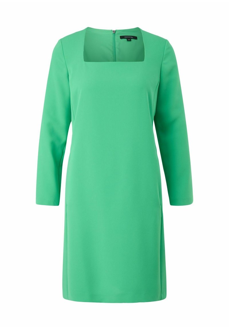 Grünes, langärmliges Kleid mit eckigem Ausschnitt und einem Reißverschluss auf der Rückseite; hat eine glatte, matte Textur und einen geraden Schnitt.