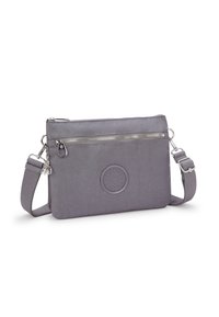 Borsa a tracolla grigia realizzata in materiale testurizzato, con chiusura superiore a zip, tasca frontale con zip, patch con logo e tracolla regolabile.