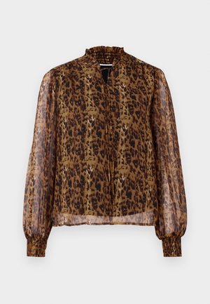 Blouse transparente marron avec imprimé léopard, col haut froncé et longues manches bouffantes. Dispose de poignets élastiqués et d'un décolleté en forme de clé à l'avant.