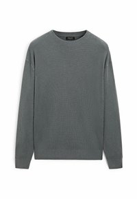 Grau gestreifter Langarmpullover mit Rundhalsausschnitt, in lockerer Passform und strukturiertem Stoff, Details sind überschnittene Schultern und gerippte Bündchen.