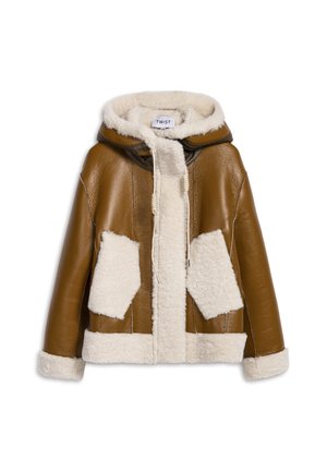 Brązowa skórzana kurtka z kremowym futerkiem, kapturem, kieszeniami z przodu i mankietami, z przodu zasznurowana i zapinana na zamek.