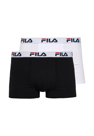 To par Fila boxer briefs, én sort og én hvid, begge med en hvid taljebånd med Fila-logoet i sort og rød.