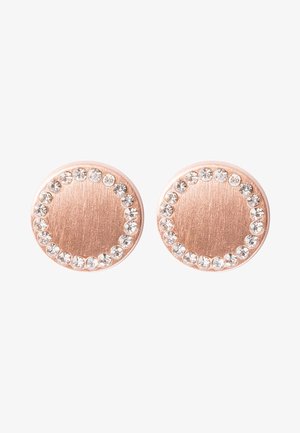 Pendientes de botón redondos de oro rosa con un círculo de pequeños cristales transparentes alrededor del borde sobre un fondo blanco.