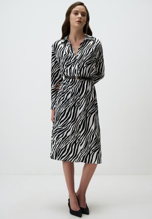 ZEBRA PRINT BELTED - Abito a camicia - black