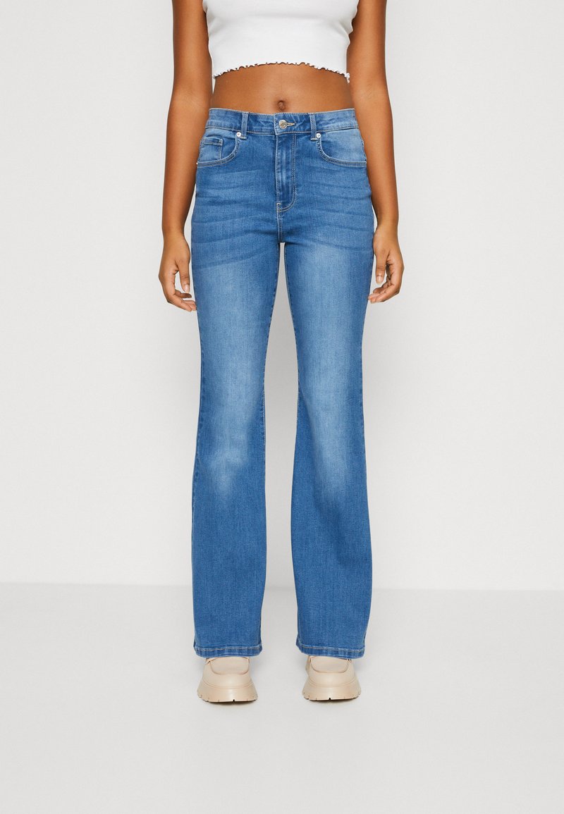 Vero Moda VMSELINA Flared Jeans medium blue denim/blue denim