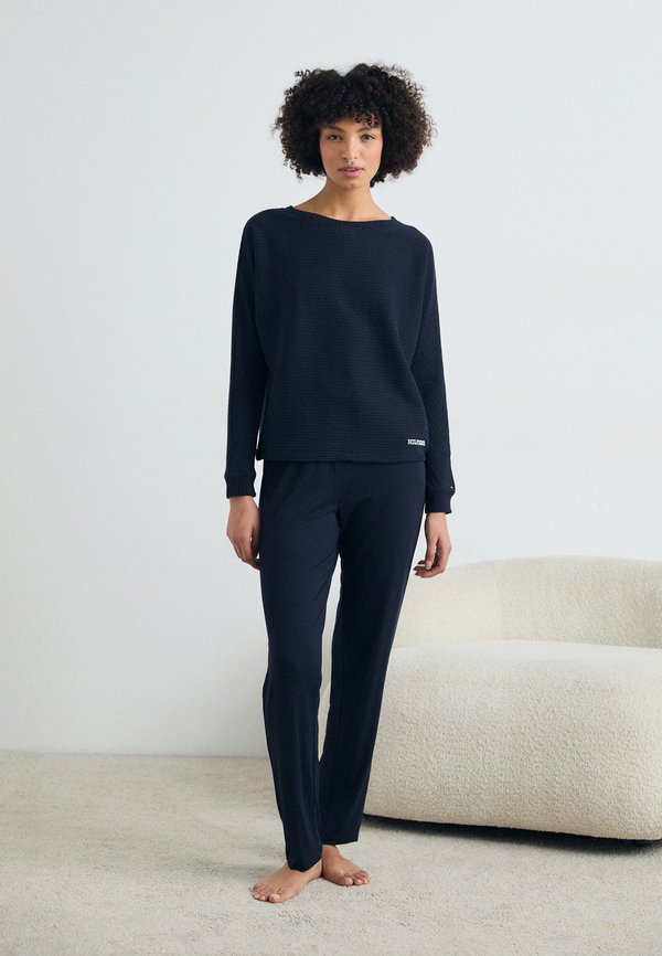 TRACK  - Pyjama top - desert sky2